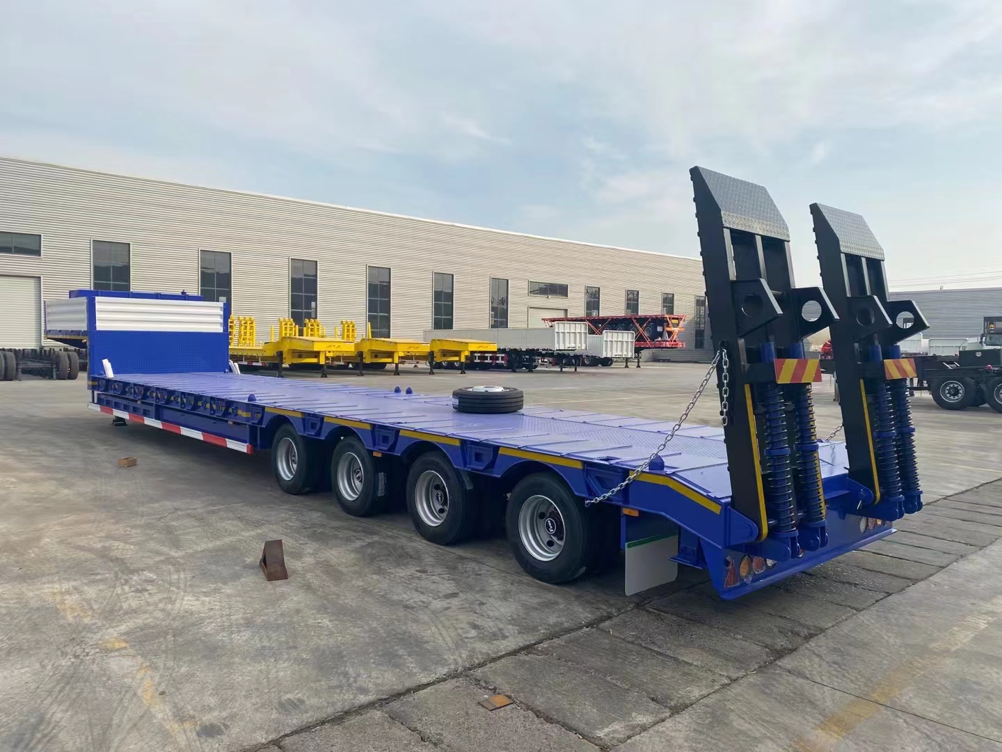 gravis officium IV axes low oneratus lowboy semi trailers sunt parata ad amet