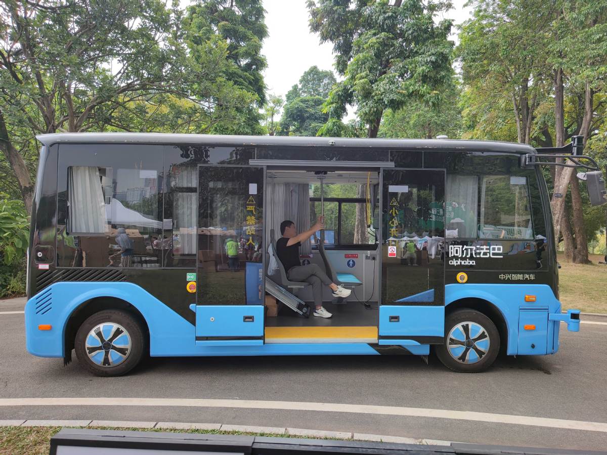 Intelligentes quae vehicles adepto viridi ut ledo Shenzhen viarum