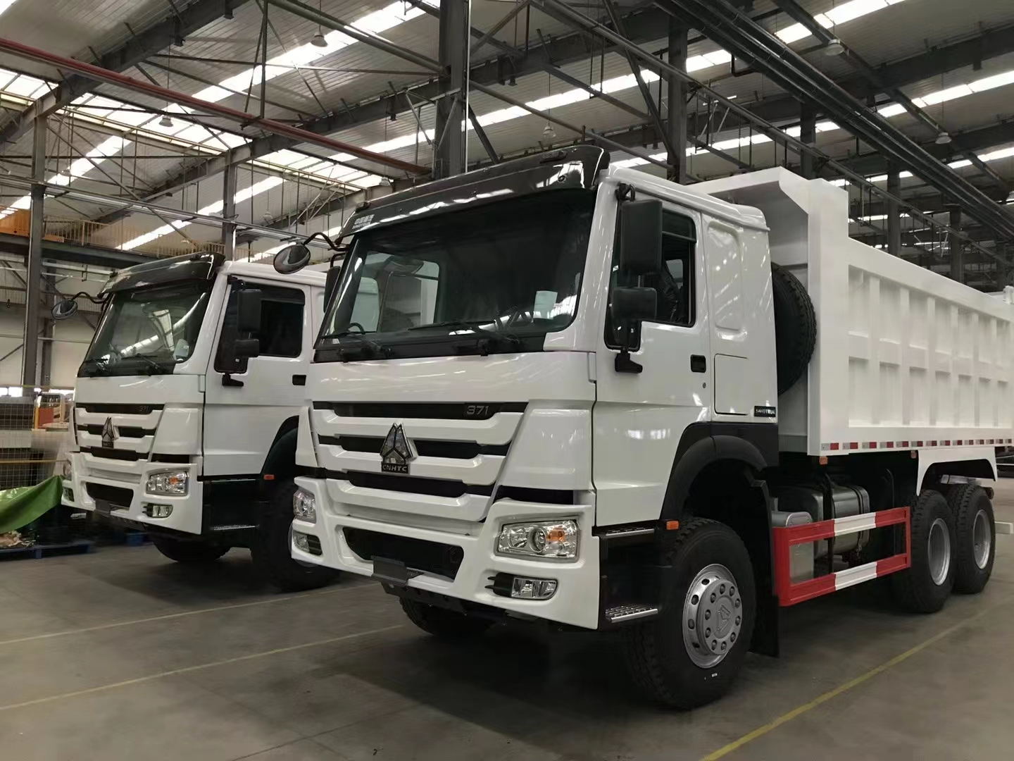 SINOTRUK HOWO VI * IV TUBER CARRUS parantur Vindico