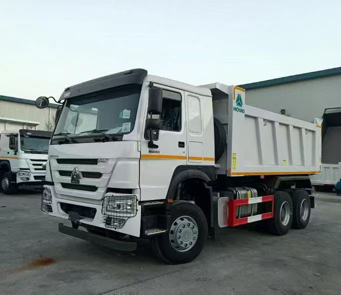 SINOTRUK HOWO Dump salsissimus Cargo salsissimus